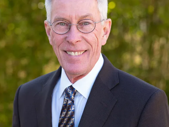 Headshot of Robert Glennon