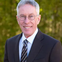 Headshot of Robert Glennon